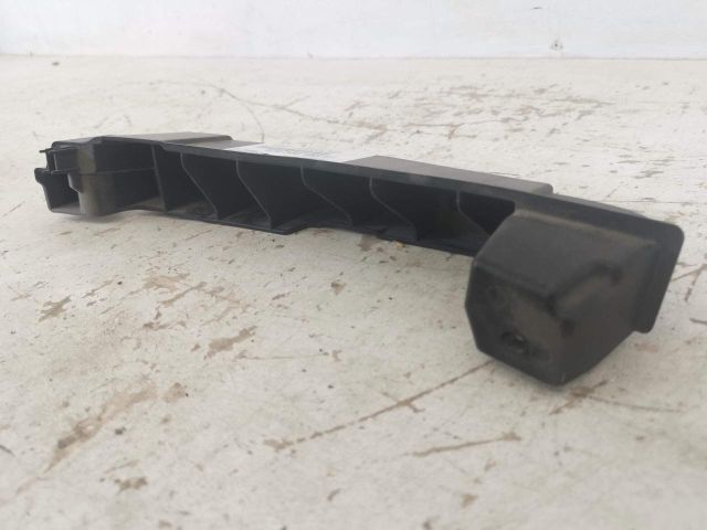 bontott PORSCHE PANAMERA Bal első Lökhárító Tartó (Műanyag)