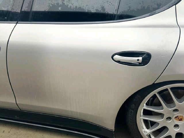 bontott PORSCHE PANAMERA Bal hátsó Ajtó (Üres lemez)