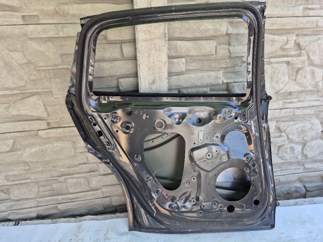 bontott PORSCHE PANAMERA Bal hátsó Ajtó (Üres lemez)