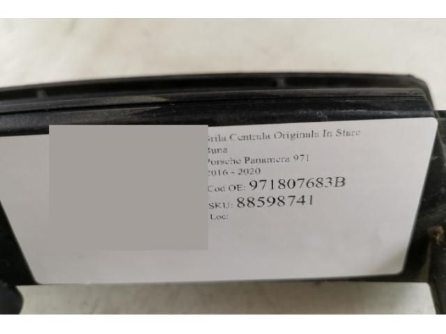 bontott PORSCHE PANAMERA Hűtőrács
