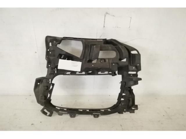 bontott PORSCHE PANAMERA Jobb első Lökhárító Tartó (Műanyag)