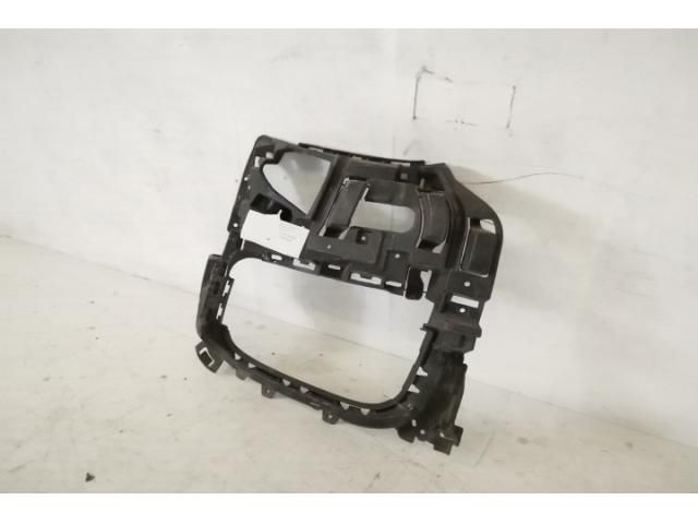 bontott PORSCHE PANAMERA Jobb első Lökhárító Tartó (Műanyag)