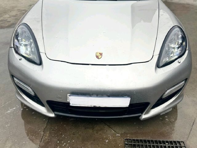 bontott PORSCHE PANAMERA Jobb első Sárvédő