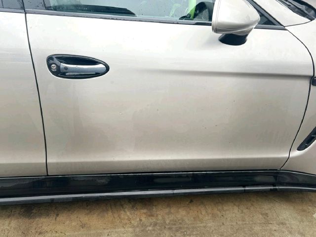 bontott PORSCHE PANAMERA Jobb hátsó Ajtó (Üres lemez)
