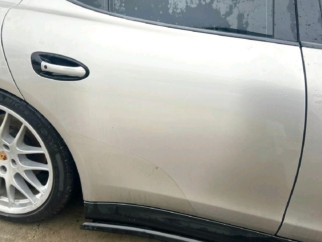 bontott PORSCHE PANAMERA Jobb hátsó Ajtó (Üres lemez)