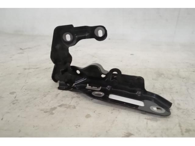 bontott PORSCHE PANAMERA Motorháztető Jobb Zsanér