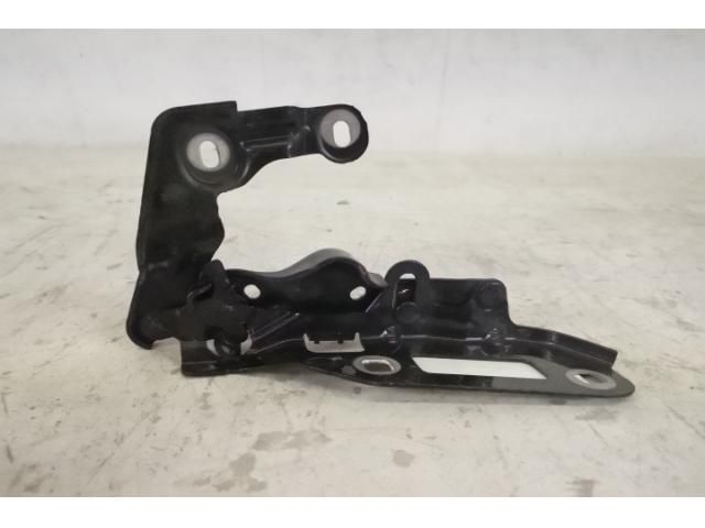 bontott PORSCHE PANAMERA Motorháztető Jobb Zsanér