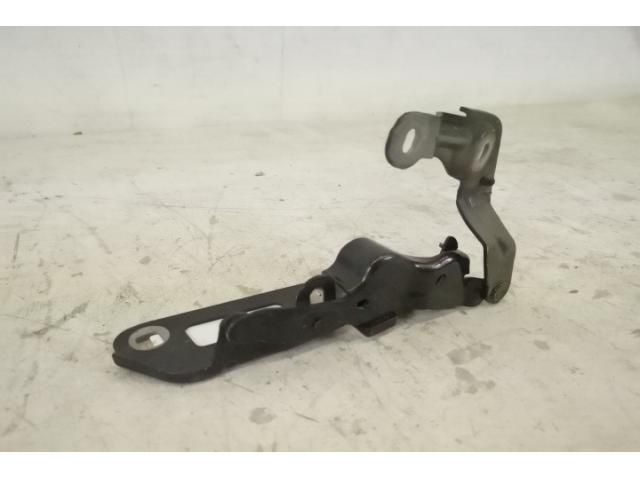 bontott PORSCHE PANAMERA Motorháztető Jobb Zsanér