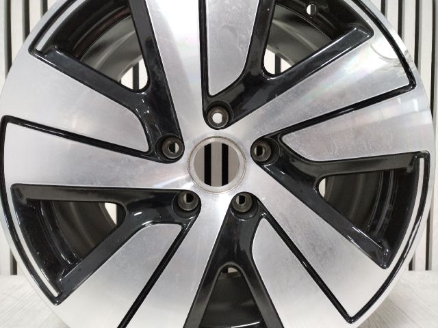 bontott PORSCHE TAYCAN Alufelni (1 db)