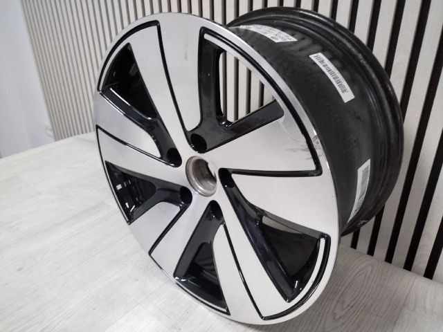 bontott PORSCHE TAYCAN Alufelni (1 db)