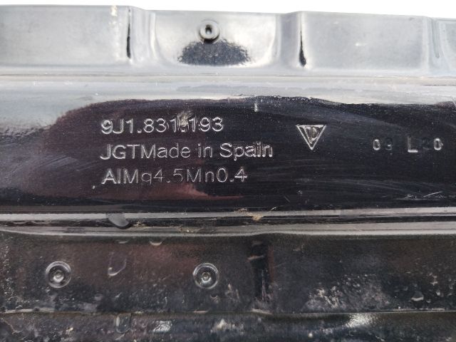 bontott PORSCHE TAYCAN Bal első Ajtó (Üres lemez)