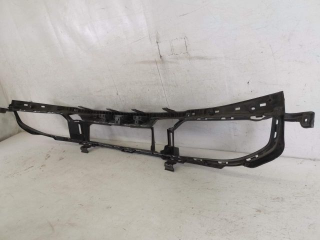 bontott PORSCHE TAYCAN Első Lökhárító Alsó Középső Díszrács