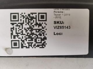 bontott PORSCHE TAYCAN Első Lökhárító Alsó Középső Díszrács