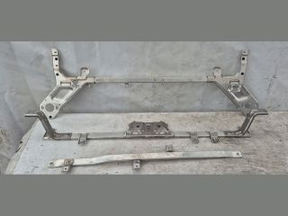 bontott PORSCHE TAYCAN Első Lökhárító Merevítő (Fém)