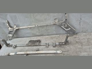 bontott PORSCHE TAYCAN Első Lökhárító Merevítő (Fém)