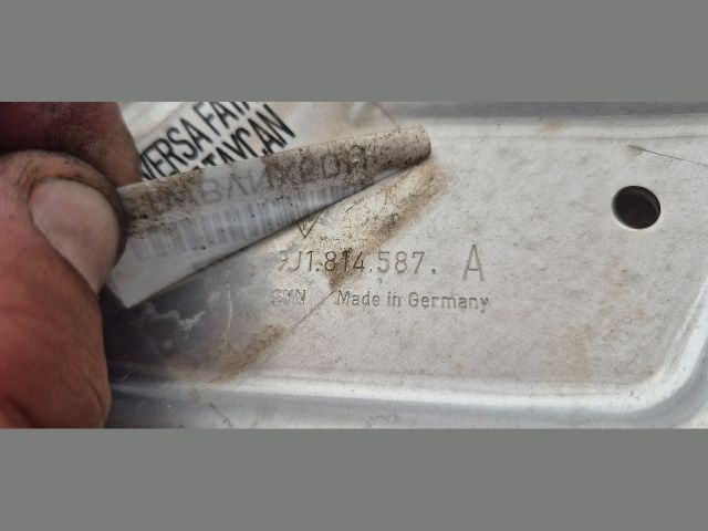 bontott PORSCHE TAYCAN Első Lökhárító Merevítő (Fém)