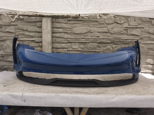 bontott PORSCHE TAYCAN Első Lökhárító (Üresen)