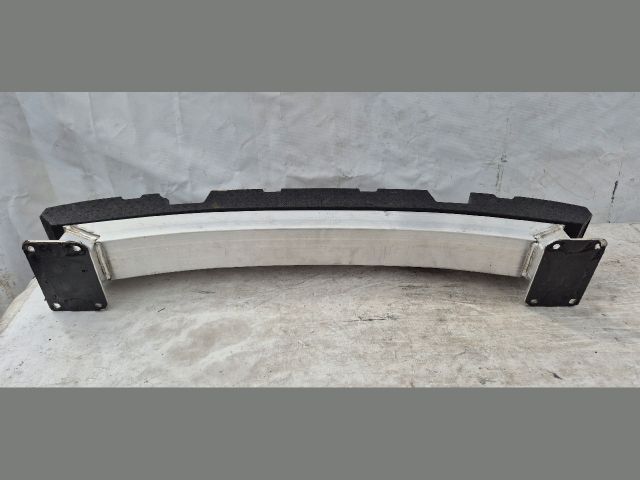 bontott PORSCHE TAYCAN Hátsó Lökhárító Merevítő (Fém)