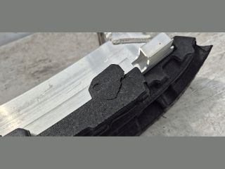 bontott PORSCHE TAYCAN Hátsó Lökhárító Merevítő (Fém)