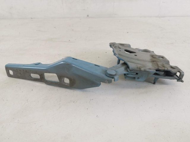 bontott PORSCHE TAYCAN Motorháztető Jobb Zsanér