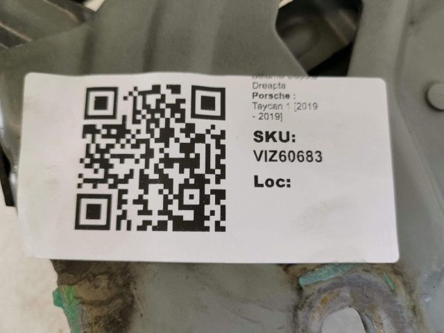 bontott PORSCHE TAYCAN Motorháztető Jobb Zsanér