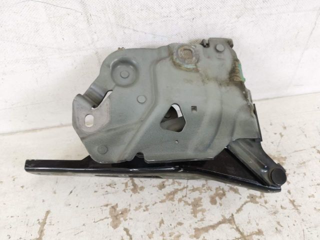 bontott PORSCHE TAYCAN Motorháztető Jobb Zsanér