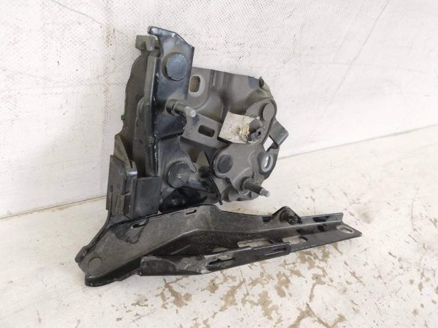 bontott PORSCHE TAYCAN Motorháztető Jobb Zsanér