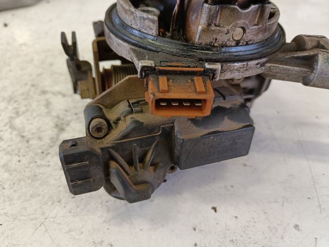 bontott RENAULT 19 Központi Injektor