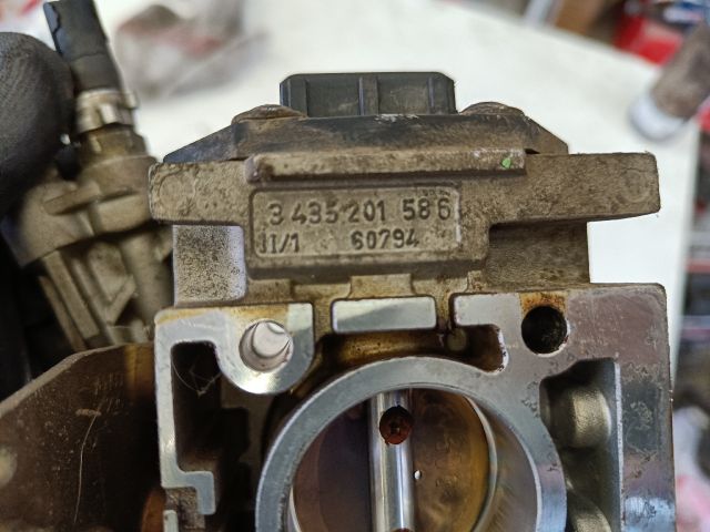 bontott RENAULT 19 Központi Injektor