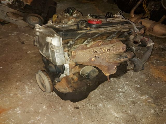 bontott RENAULT 19 Motor (Fűzött blokk hengerfejjel)