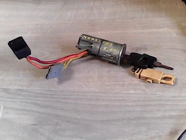 bontott RENAULT 19 Gyújtáskapcsoló Házzal