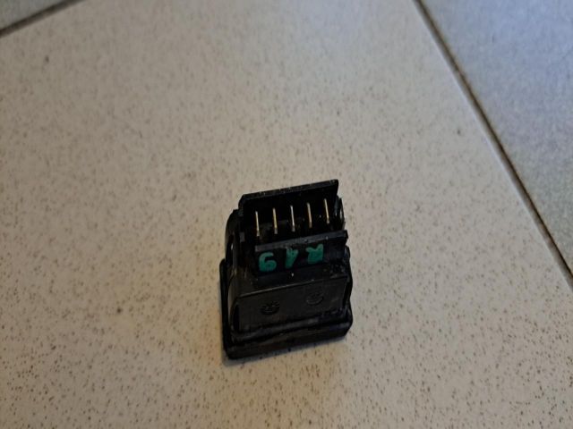 bontott RENAULT 19 Ablakemelő Kapcsoló Négyes / Kettes