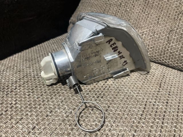 bontott RENAULT 19 Bal első Irányjelző