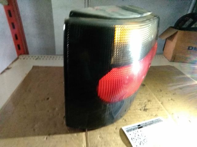 bontott RENAULT 19 Bal Hátsó Lámpa