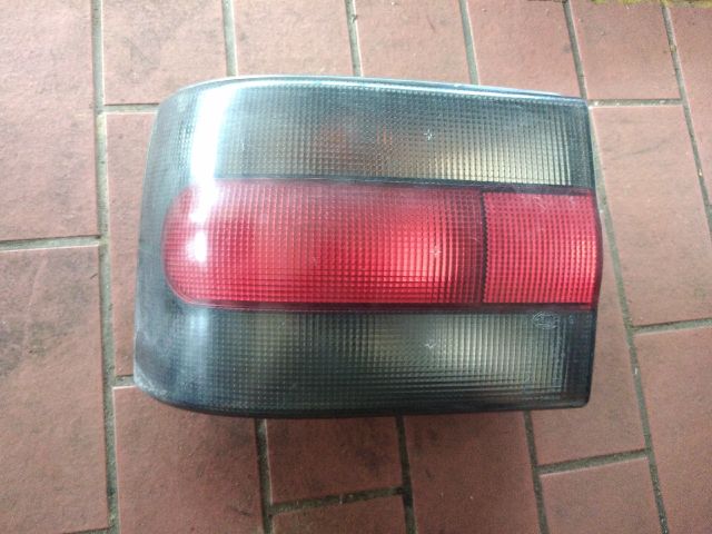 bontott RENAULT 19 Bal Hátsó Lámpa