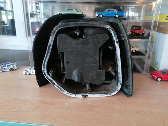 bontott RENAULT 19 Bal Hátsó Lámpa