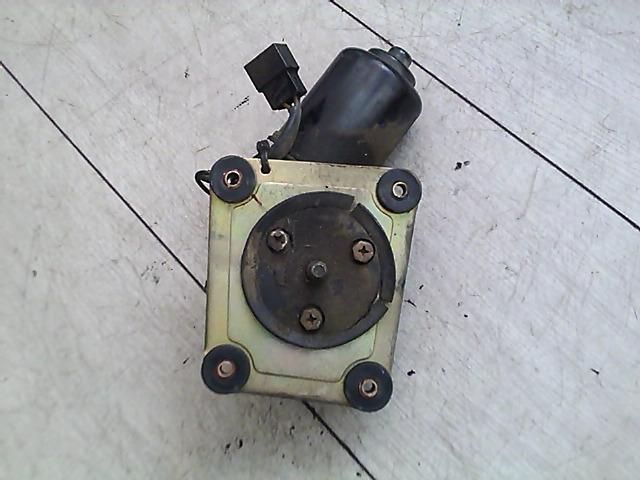 bontott RENAULT 19 Első Ablaktörlő Motor