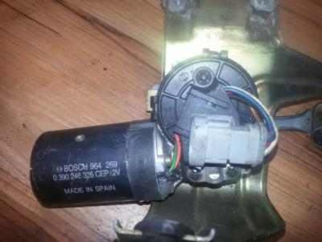 bontott RENAULT 19 Első Ablaktörlő Motor