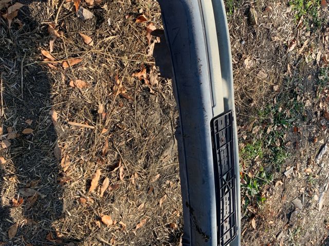 bontott RENAULT 19 Első Lökhárító (Részeivel)