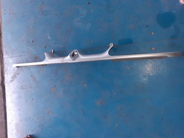 bontott RENAULT 19 Homlokfal Burkolat