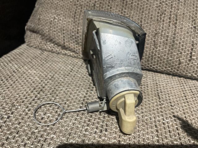 bontott RENAULT 19 Jobb első Irányjelző