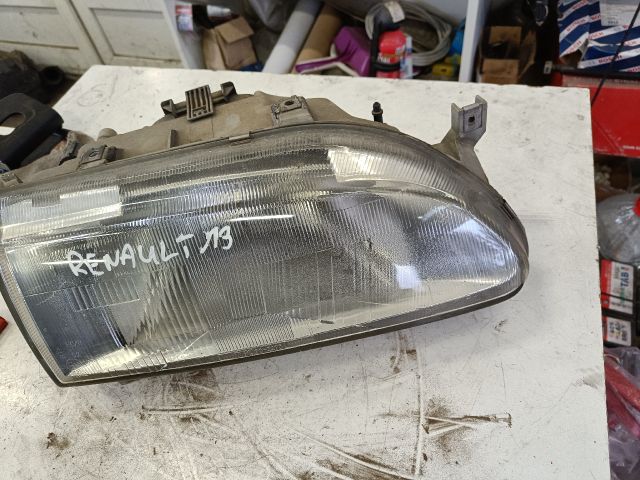 bontott RENAULT 19 Jobb Fényszóró