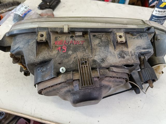 bontott RENAULT 19 Jobb Fényszóró