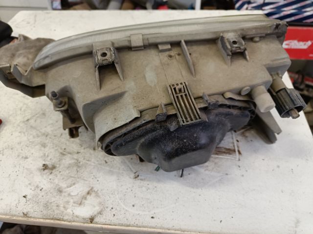 bontott RENAULT 19 Jobb Fényszóró