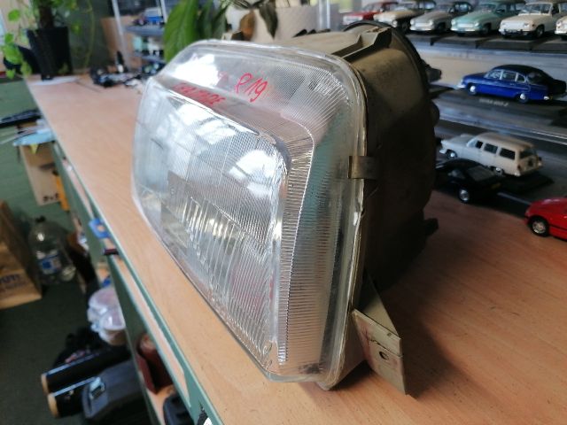 bontott RENAULT 19 Jobb Fényszóró