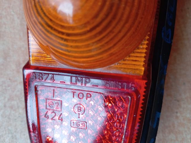 bontott RENAULT 4 Bal Hátsó Lámpa