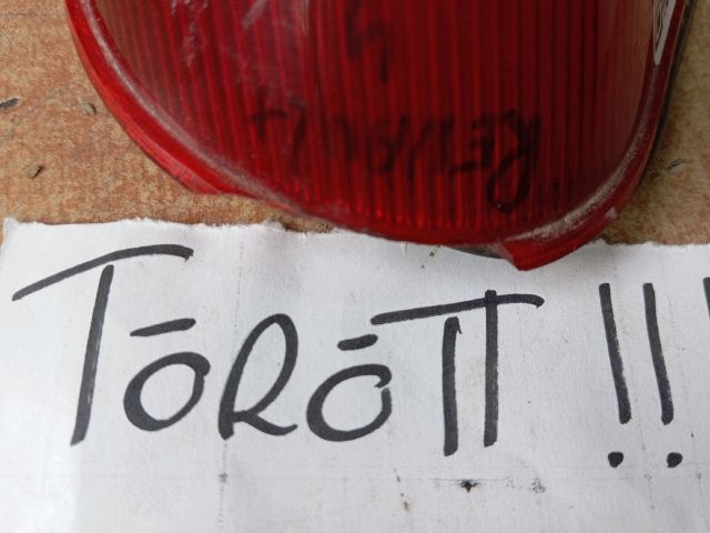 bontott RENAULT 4 Bal Hátsó Lámpa