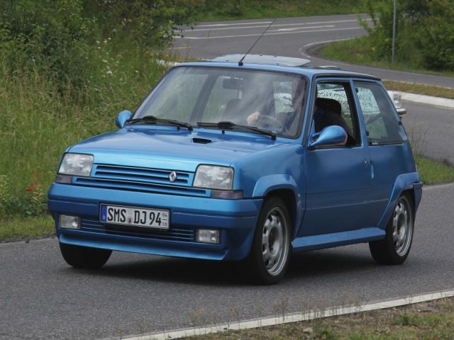 bontott RENAULT 5 Motor (Fűzött blokk hengerfejjel)