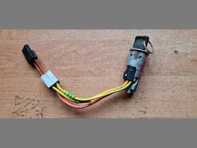 bontott RENAULT 5 Gyújtáskapcsoló