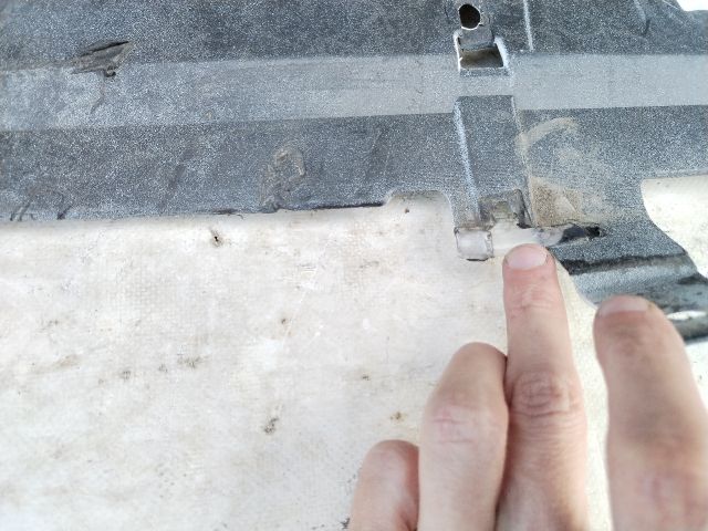 bontott RENAULT ALASKAN Első Lökhárító (Üresen)